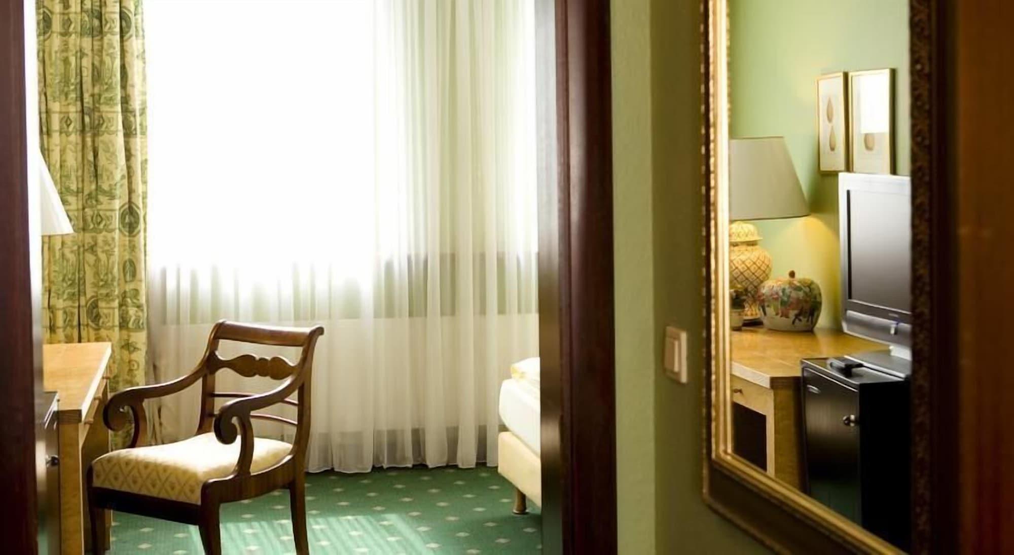 Hotel Admiral Мюнхен Екстериор снимка